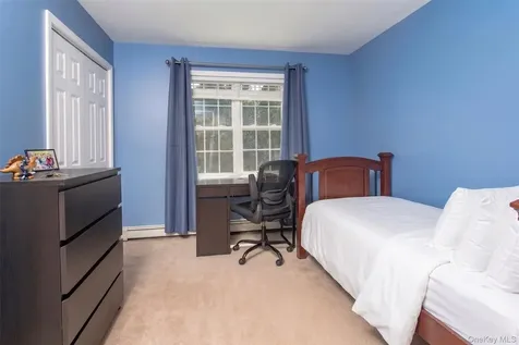 18 Barrett Place Beacon NY 12508