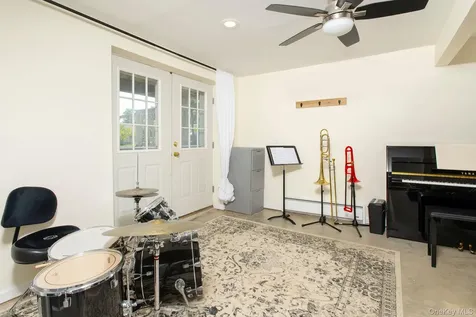 18 Barrett Place Beacon NY 12508