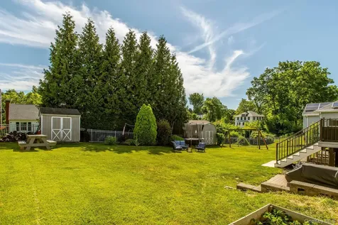 18 Barrett Place Beacon NY 12508