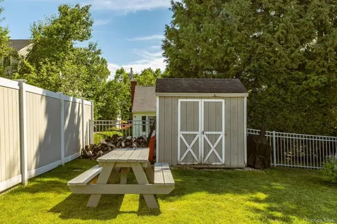 18 Barrett Place Beacon NY 12508