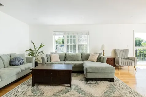18 Barrett Place Beacon NY 12508