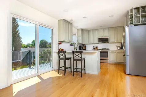 18 Barrett Place Beacon NY 12508