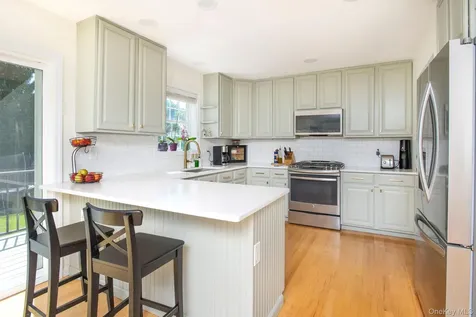 18 Barrett Place Beacon NY 12508