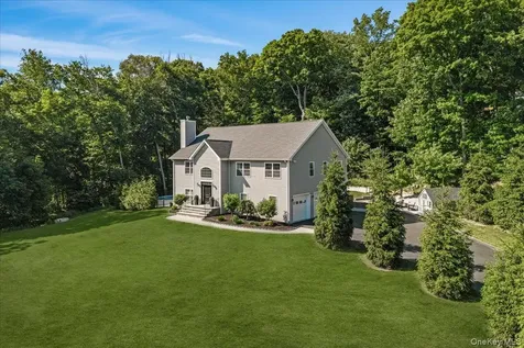 103 Teakettle Spout Road Mahopac NY 10541