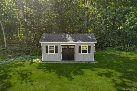 103 Teakettle Spout Road Mahopac NY 10541