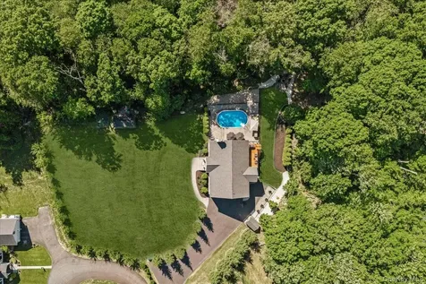 103 Teakettle Spout Road Mahopac NY 10541