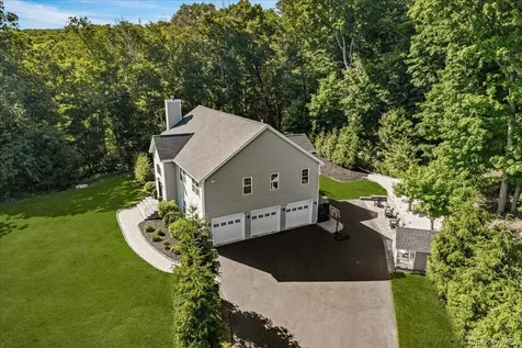 103 Teakettle Spout Road Mahopac NY 10541