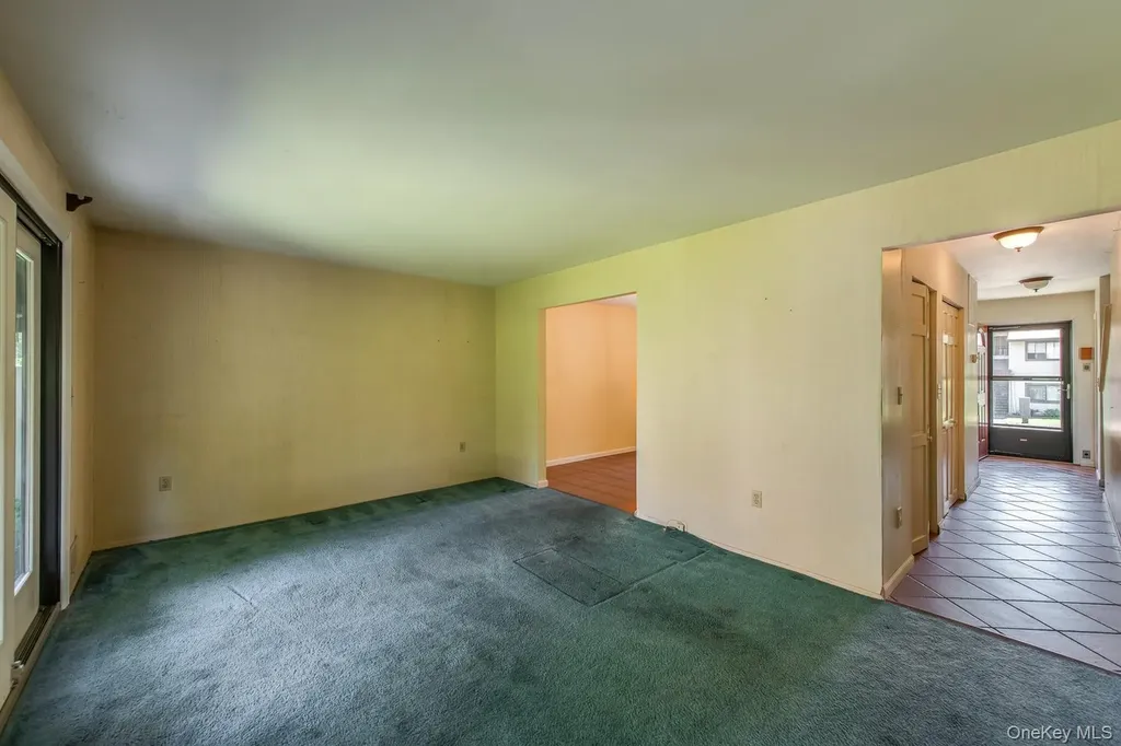 8 Knightsbridge Poughkeepsie NY 12603