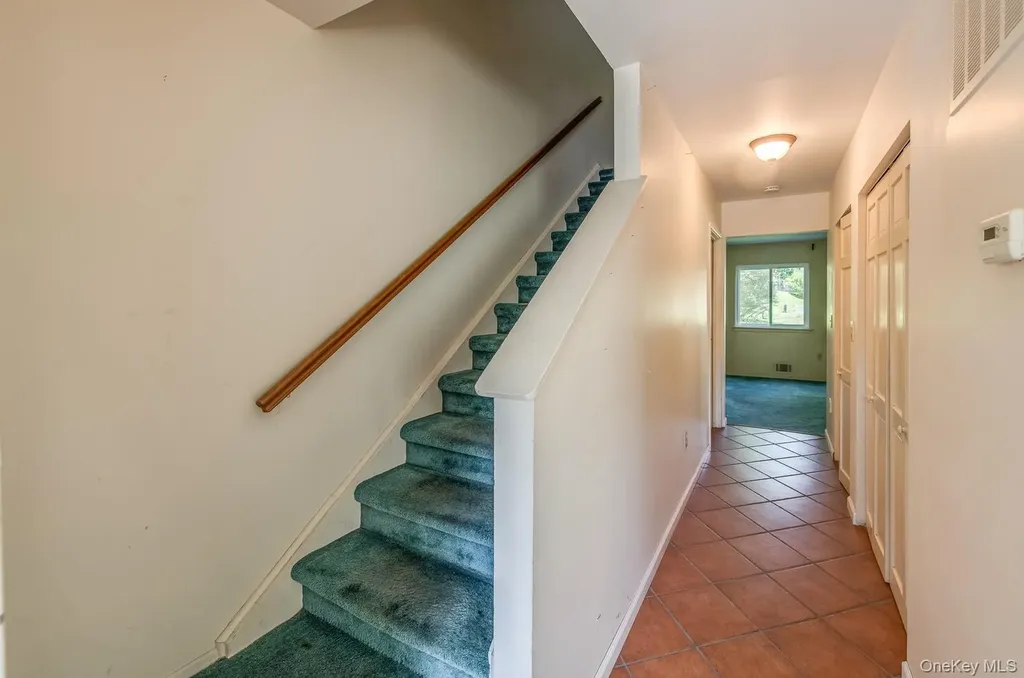8 Knightsbridge Poughkeepsie NY 12603