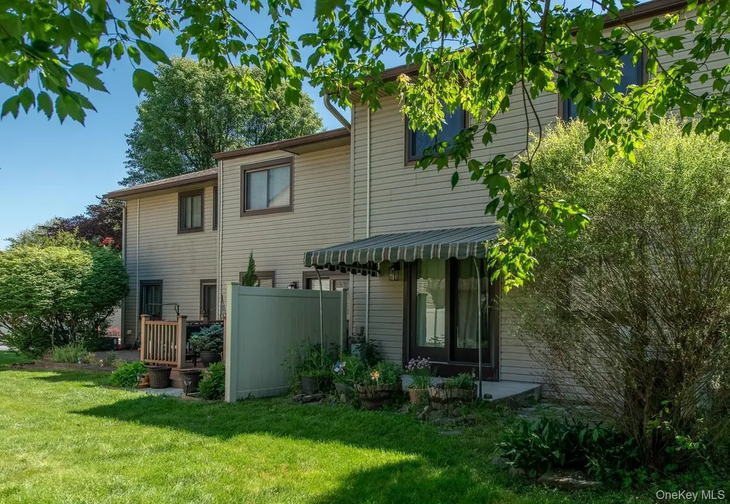 8 Knightsbridge Poughkeepsie NY 12603