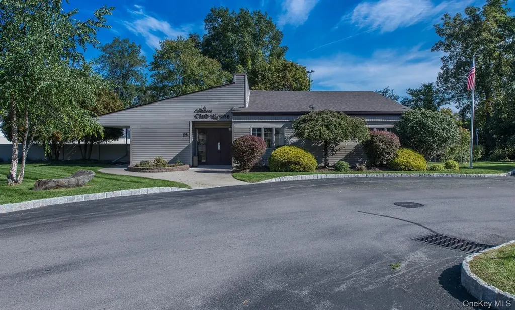 8 Knightsbridge Poughkeepsie NY 12603