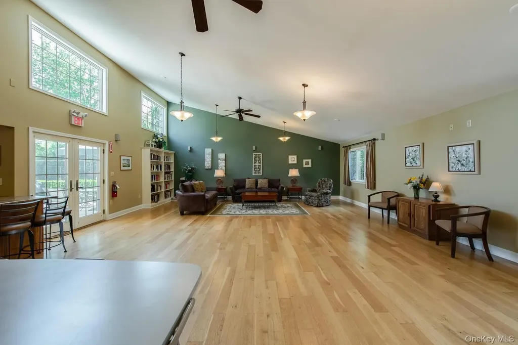 8 Knightsbridge Poughkeepsie NY 12603