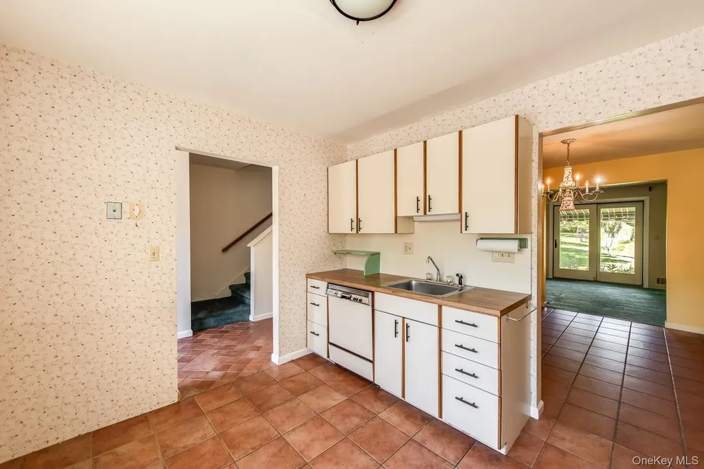 8 Knightsbridge Poughkeepsie NY 12603