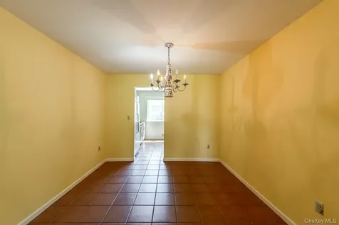 8 Knightsbridge Poughkeepsie NY 12603