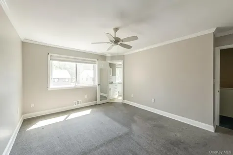 8 Knightsbridge Poughkeepsie NY 12603