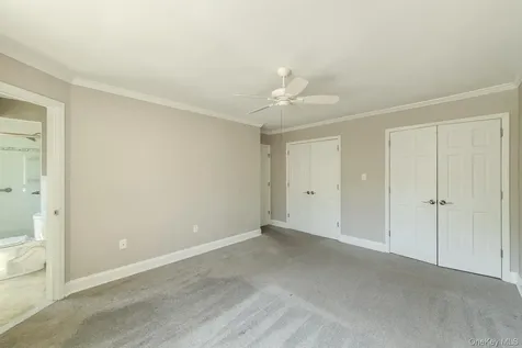 8 Knightsbridge Poughkeepsie NY 12603