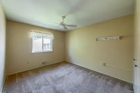 8 Knightsbridge Poughkeepsie NY 12603