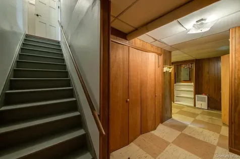 8 Knightsbridge Poughkeepsie NY 12603