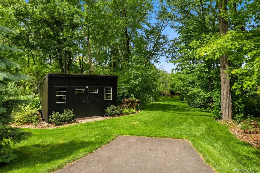 44 Woodlands Trail Clinton Corners NY 12514