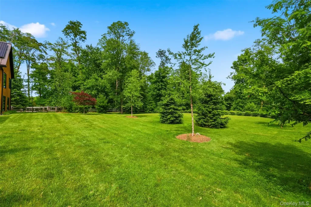 44 Woodlands Trail Clinton Corners NY 12514