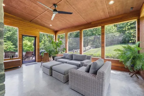 44 Woodlands Trail Clinton Corners NY 12514
