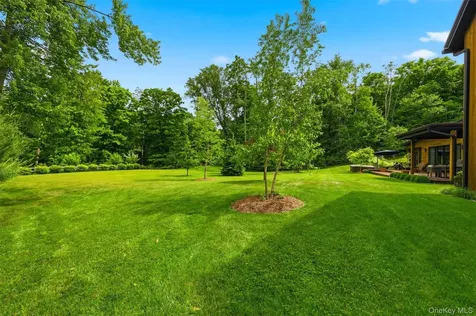 44 Woodlands Trail Clinton Corners NY 12514