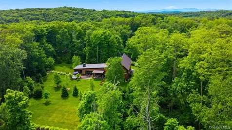 44 Woodlands Trail Clinton Corners NY 12514