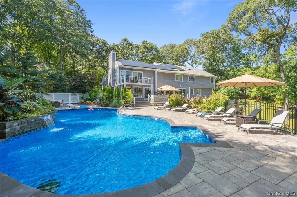 5 Coon Hollow Road Lloyd Harbor NY 11743