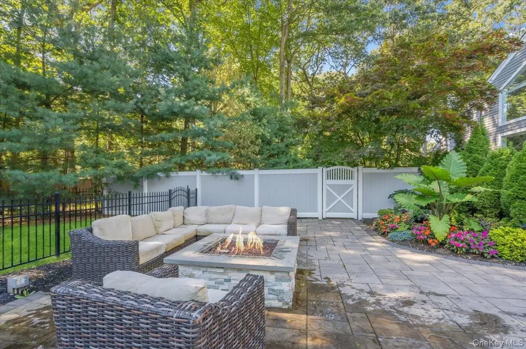 5 Coon Hollow Road Lloyd Harbor NY 11743