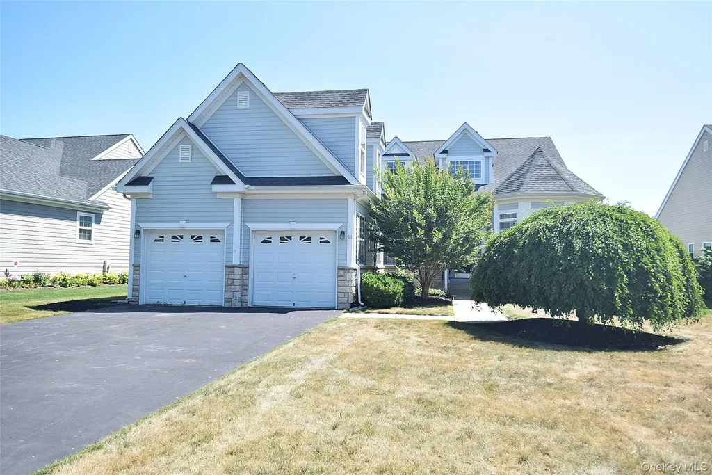 56 Foxglove Row Aquebogue NY 11901