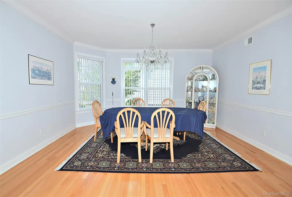 56 Foxglove Row Aquebogue NY 11901