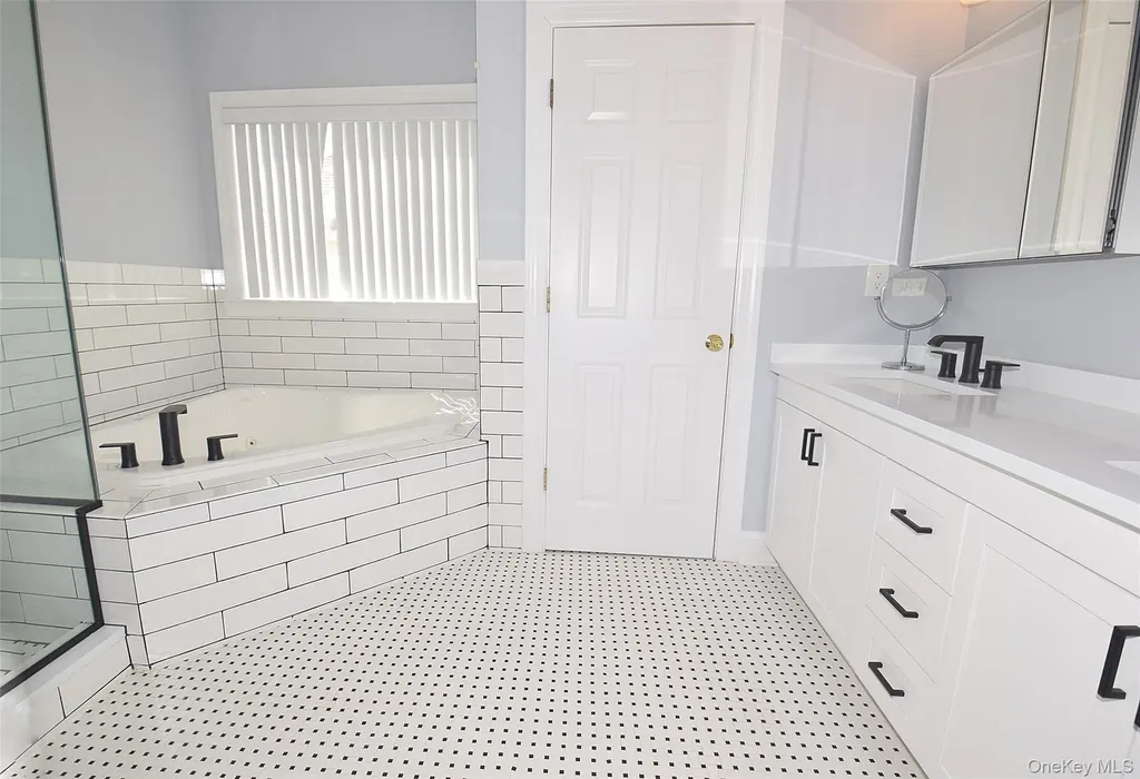 56 Foxglove Row Aquebogue NY 11901
