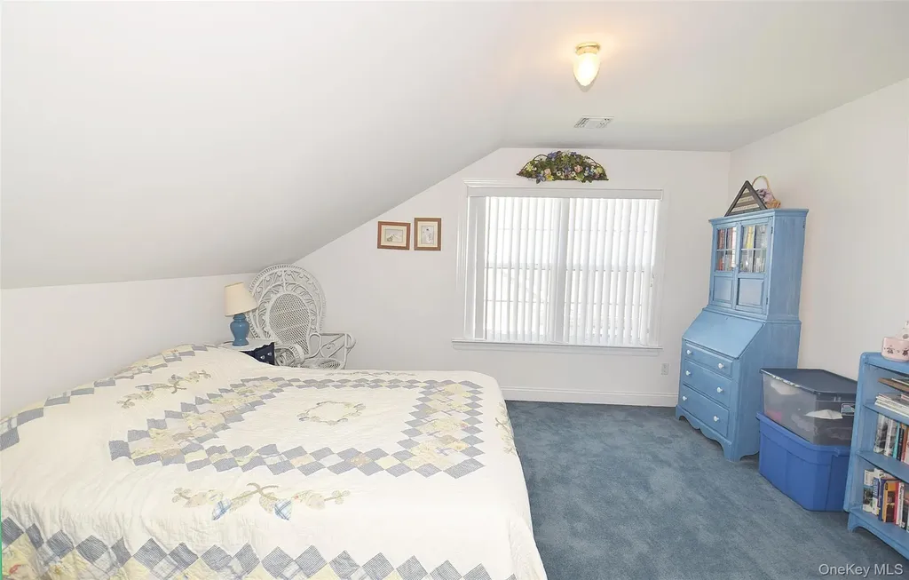 56 Foxglove Row Aquebogue NY 11901