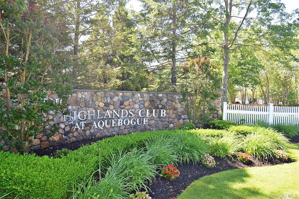 56 Foxglove Row Aquebogue NY 11901