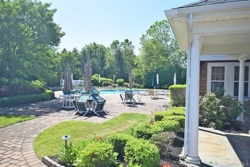 56 Foxglove Row Aquebogue NY 11901