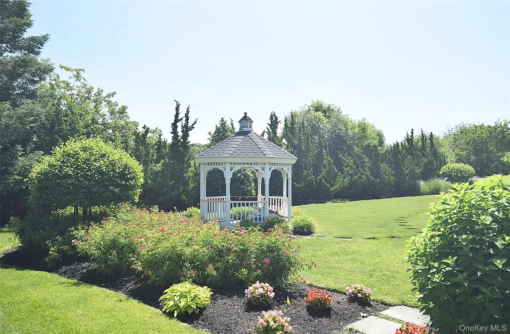 56 Foxglove Row Aquebogue NY 11901
