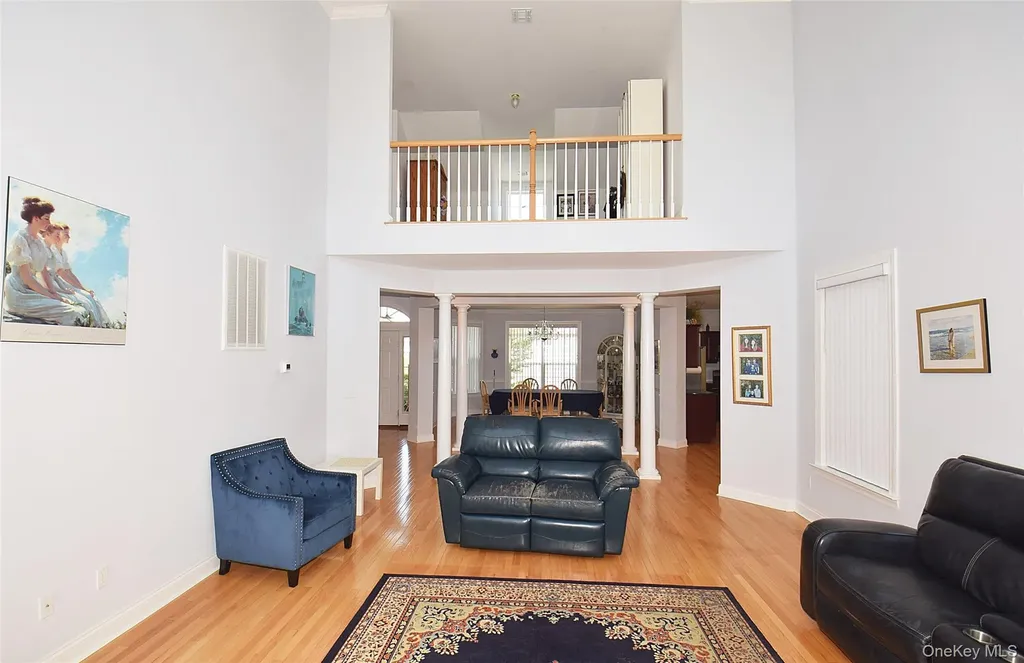 56 Foxglove Row Aquebogue NY 11901