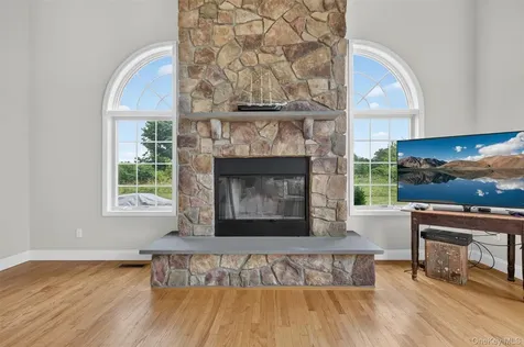 12 Brewster Court Washingtonville NY 10992
