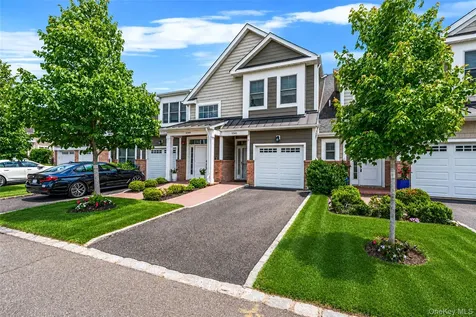 52102 Beech Tree Lane Plainview NY 11803