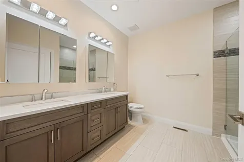 52102 Beech Tree Lane Plainview NY 11803