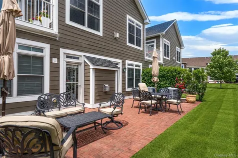 52102 Beech Tree Lane Plainview NY 11803