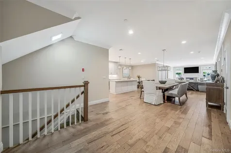 52102 Beech Tree Lane Plainview NY 11803