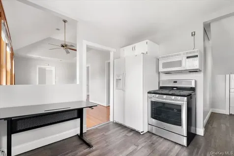 85 Bleloch Avenue Peekskill NY 10566