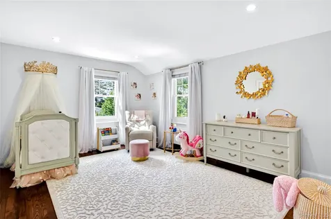 7 Merillon Avenue Garden City NY 11530