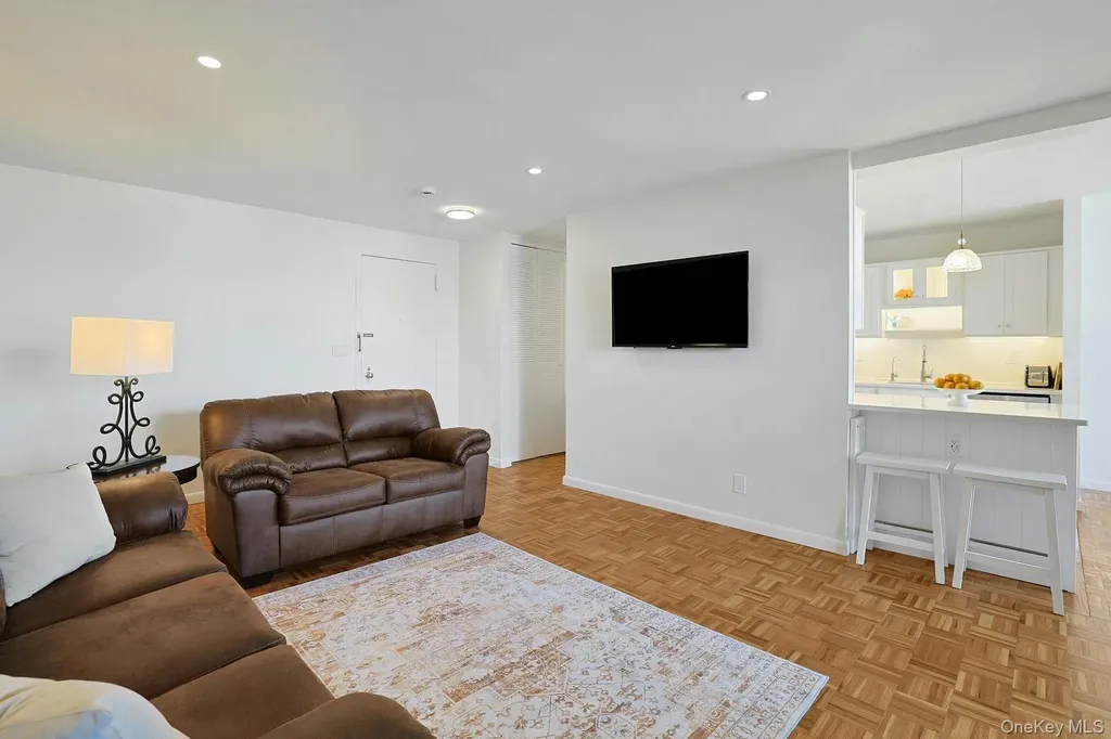 12 Old Mamaroneck Road White Plains NY 10605