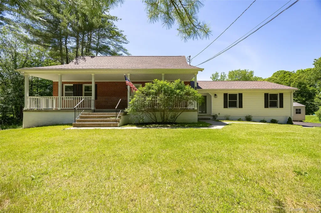 18 Cream Street Hyde Park NY 12538