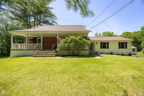 18 Cream Street Hyde Park NY 12538