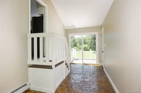 18 Cream Street Hyde Park NY 12538