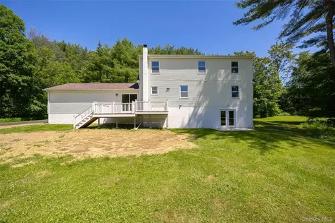 18 Cream Street Hyde Park NY 12538
