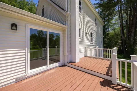 18 Cream Street Hyde Park NY 12538